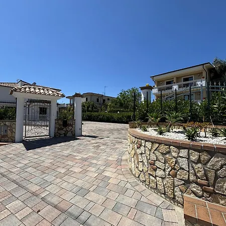 Candida Le Castella (Calabria)