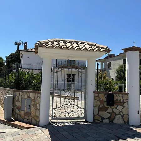 Candida Bed & Breakfast